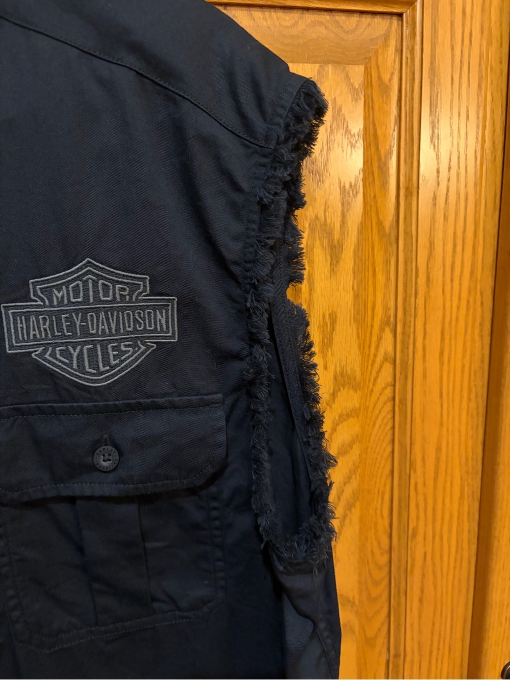 Harley-Davidson Black Frayed Sleeveless Button-Down Shirt - Picture 4 of 6
